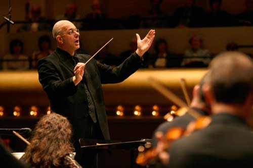 The Orchestra Now will return to Bard College at Simon’s Rock on Friday, April 1, 2016 at 7:30 p.m. in the Daniel Arts Center. The Orchestra Now (TŌN), a pre-professional orchestra in residence at Bard College, will perform an all-Beethoven program under the baton of conductor Leon Botstein and pianist Peter Serkin